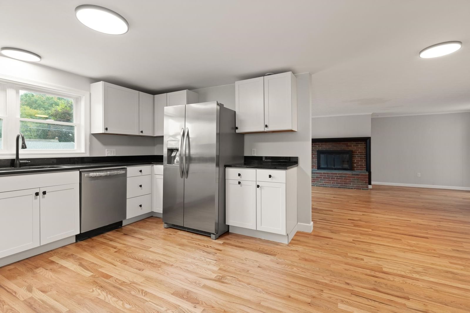 35-37 Buco Ave, Methuen, MA 01844 photo 2