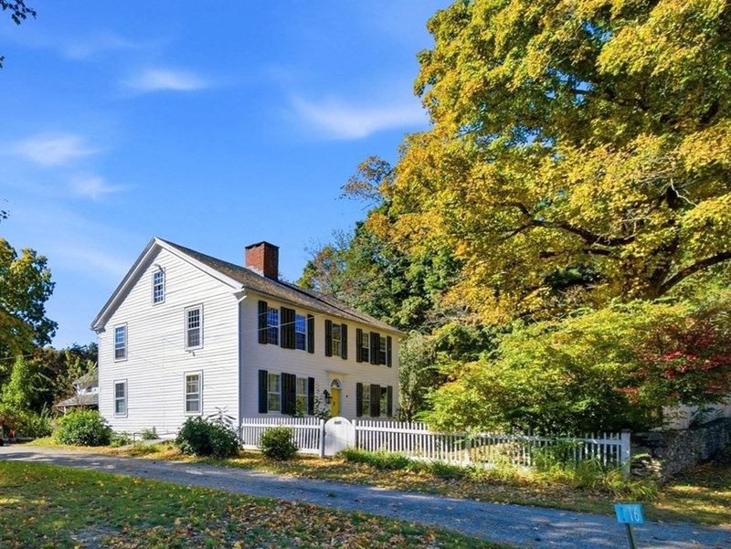16 Parish Hill Rd