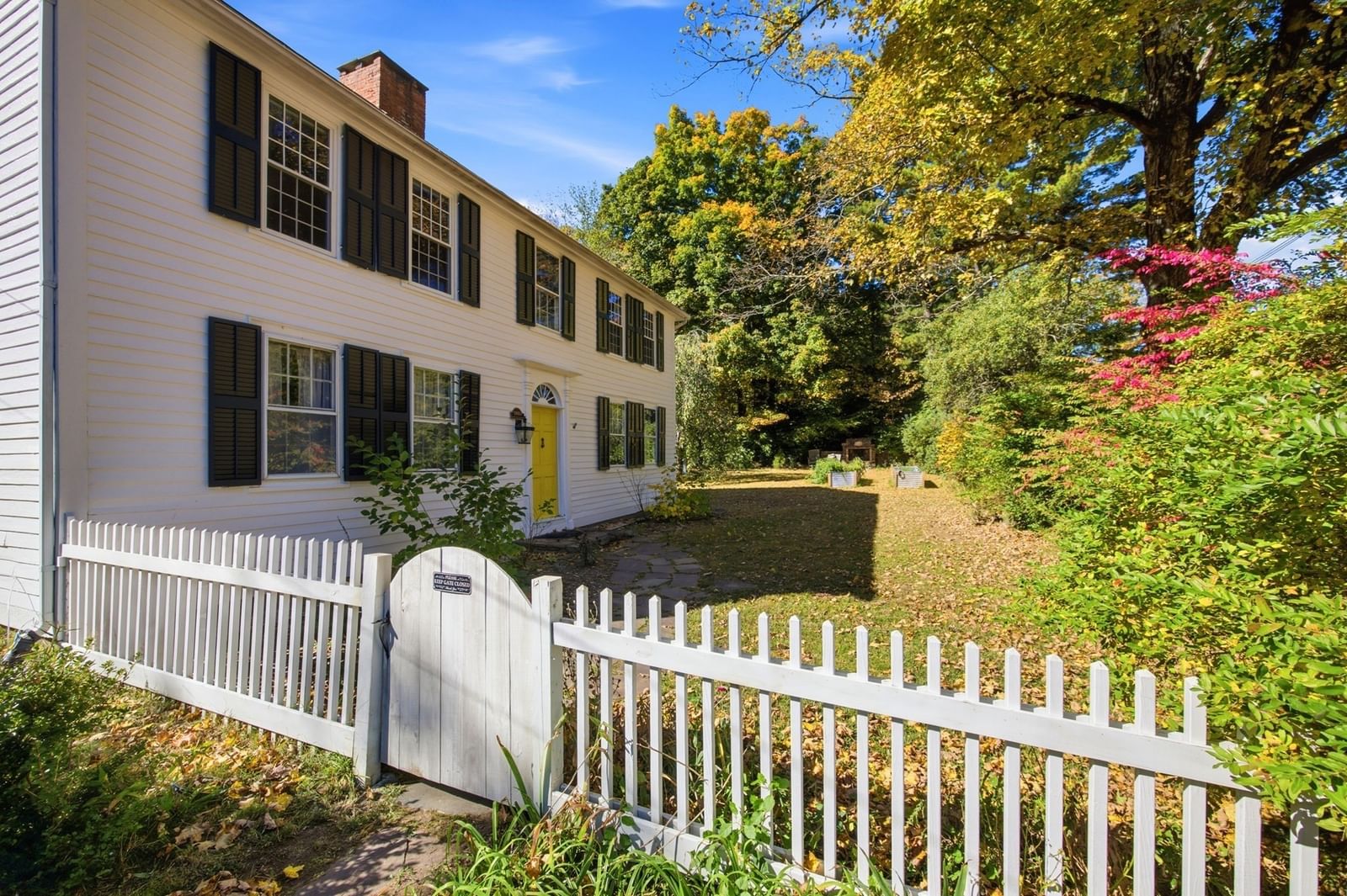 16 Parish Hill Rd, Granby, MA 01033 photo 5