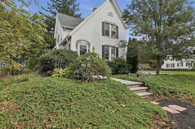 12 Exeter Street