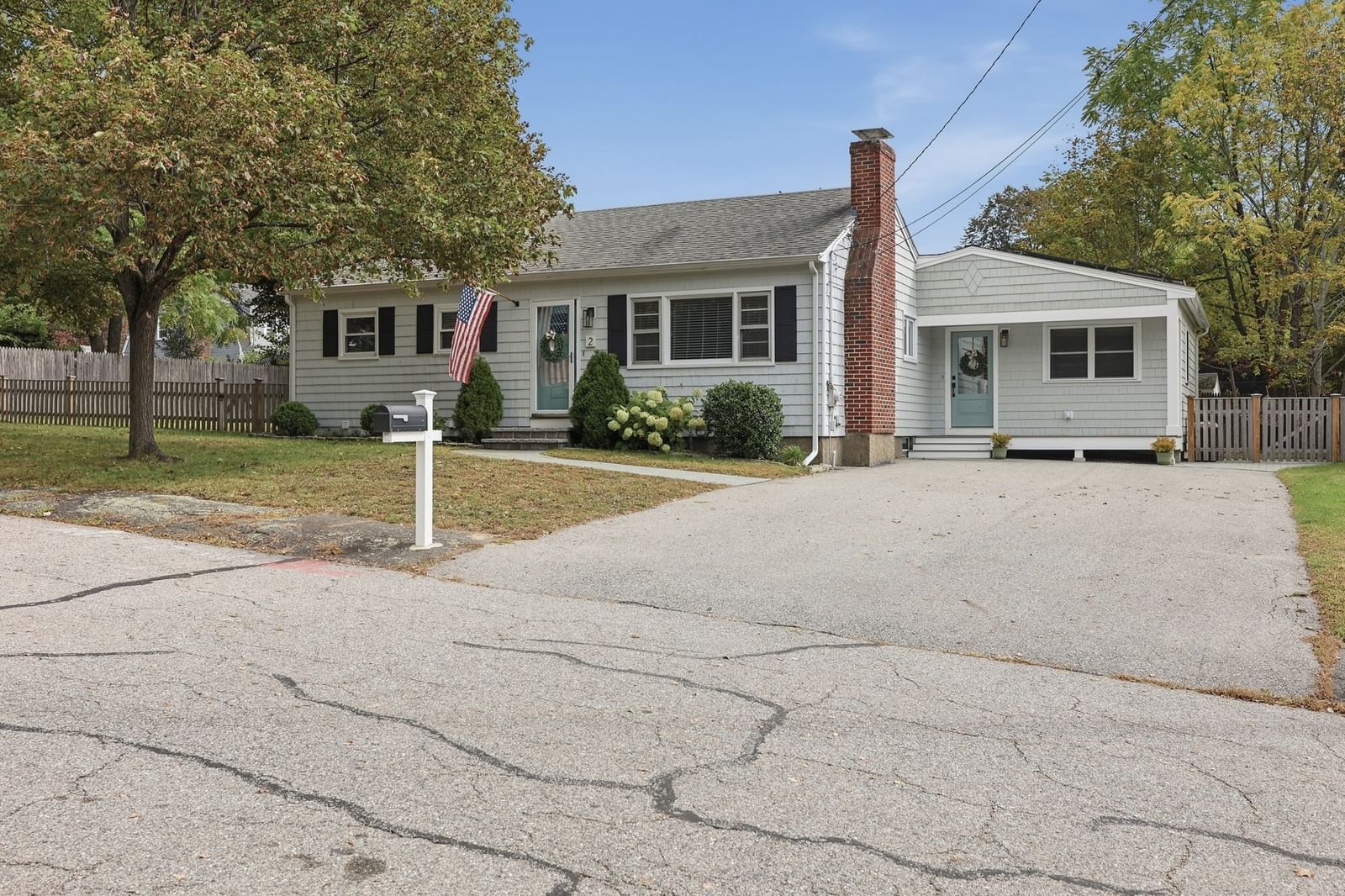 2 Azalea Rd
