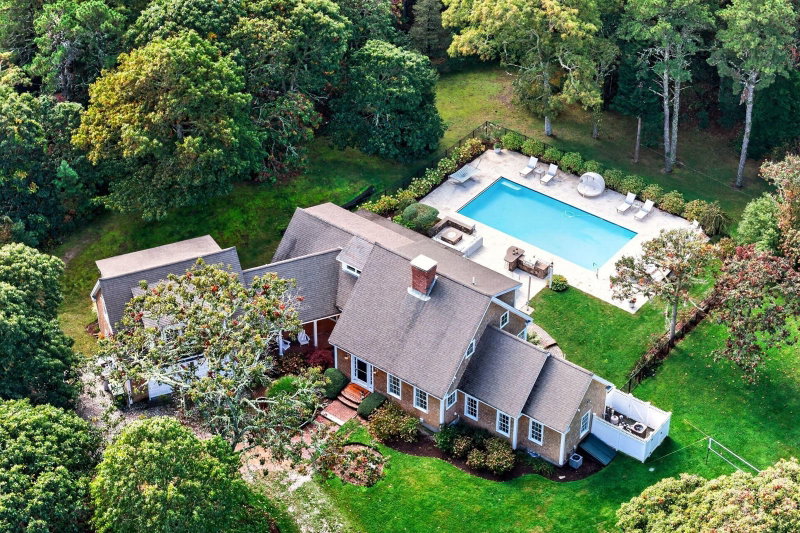 30 Chestnut Dr