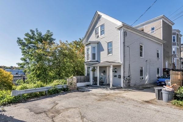 4 Avon Place