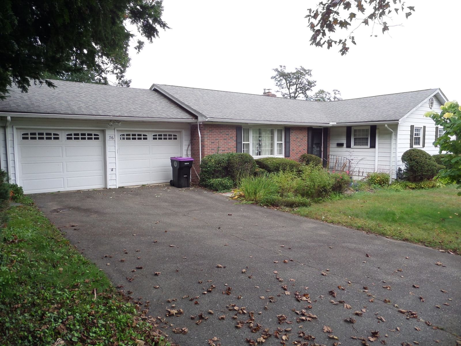 76 Hillview Rd, Holyoke, MA 01040