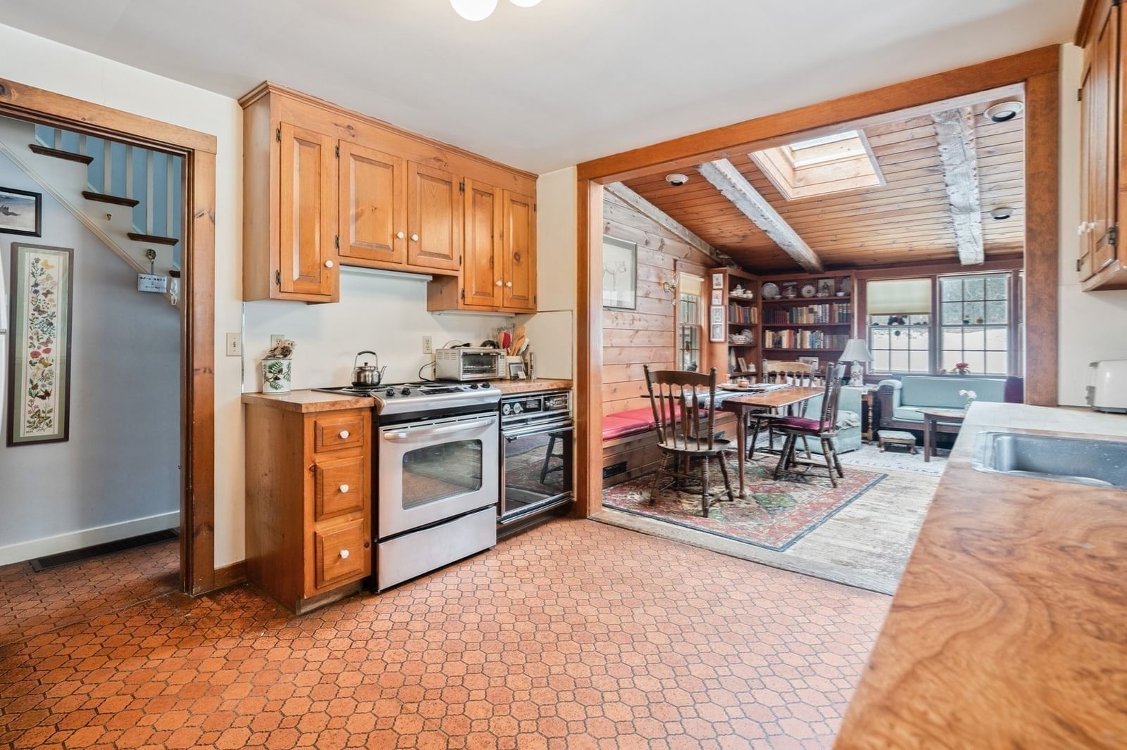 19 Wilsondale St, Dover, MA 02030 photo 2