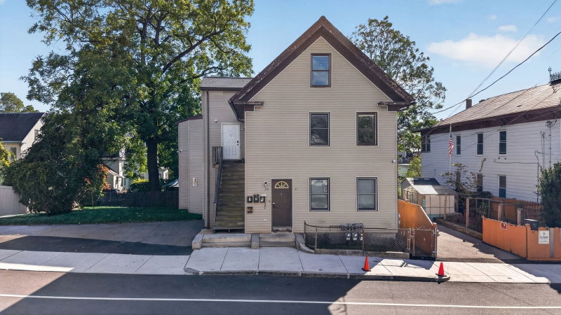 89 Third St