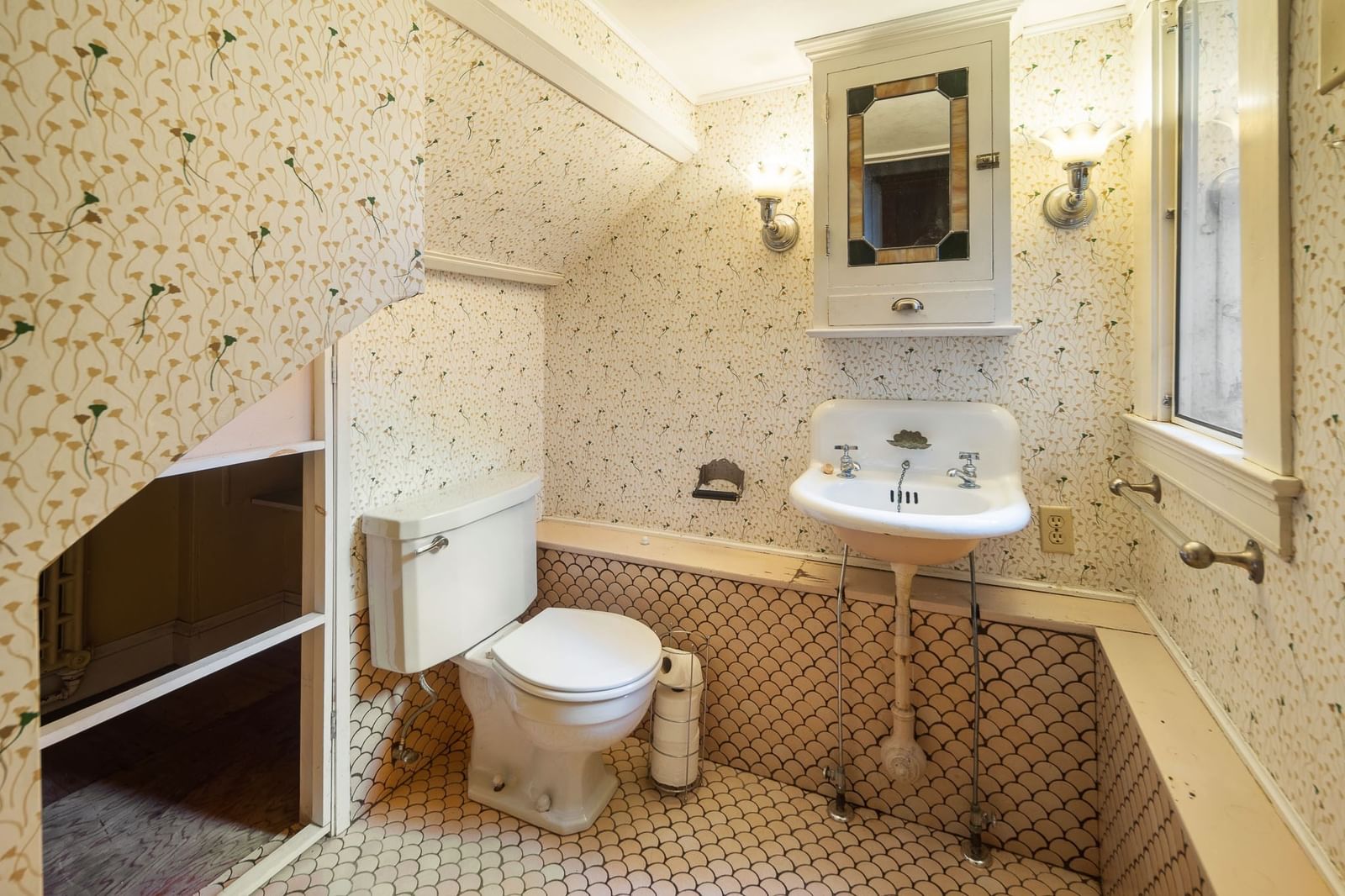 42 Everett Ave, Winchester, MA 01890 photo 4