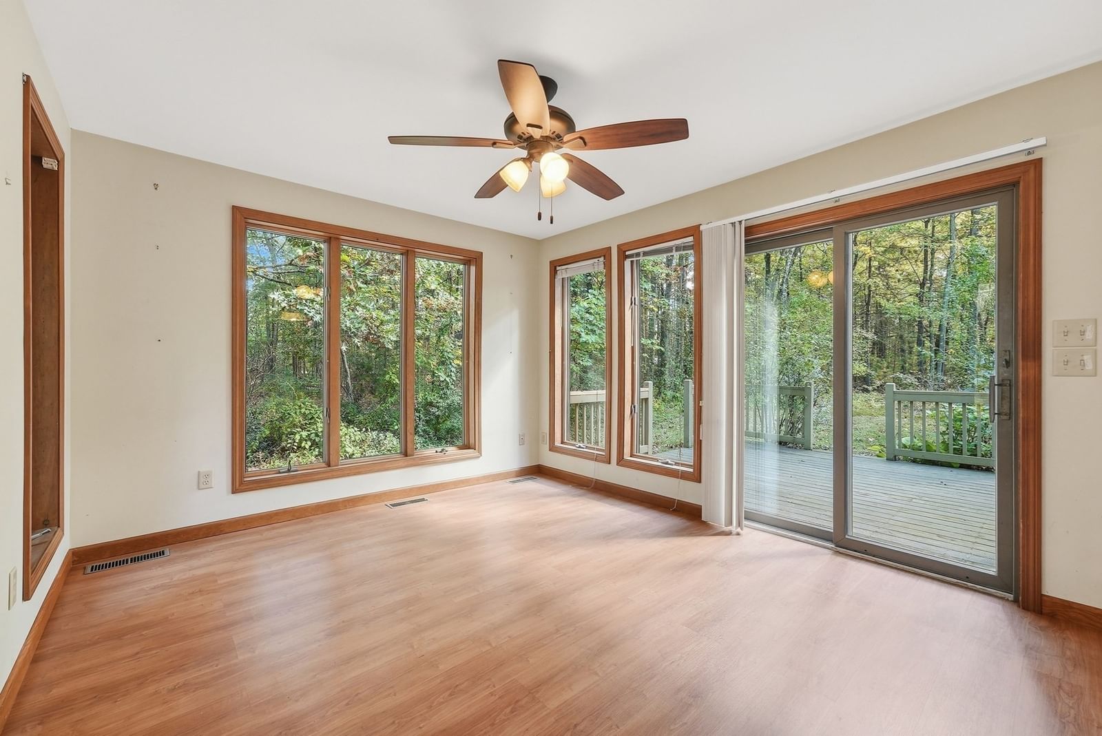 127 Pleasant St, Southampton, MA 01073 photo 3