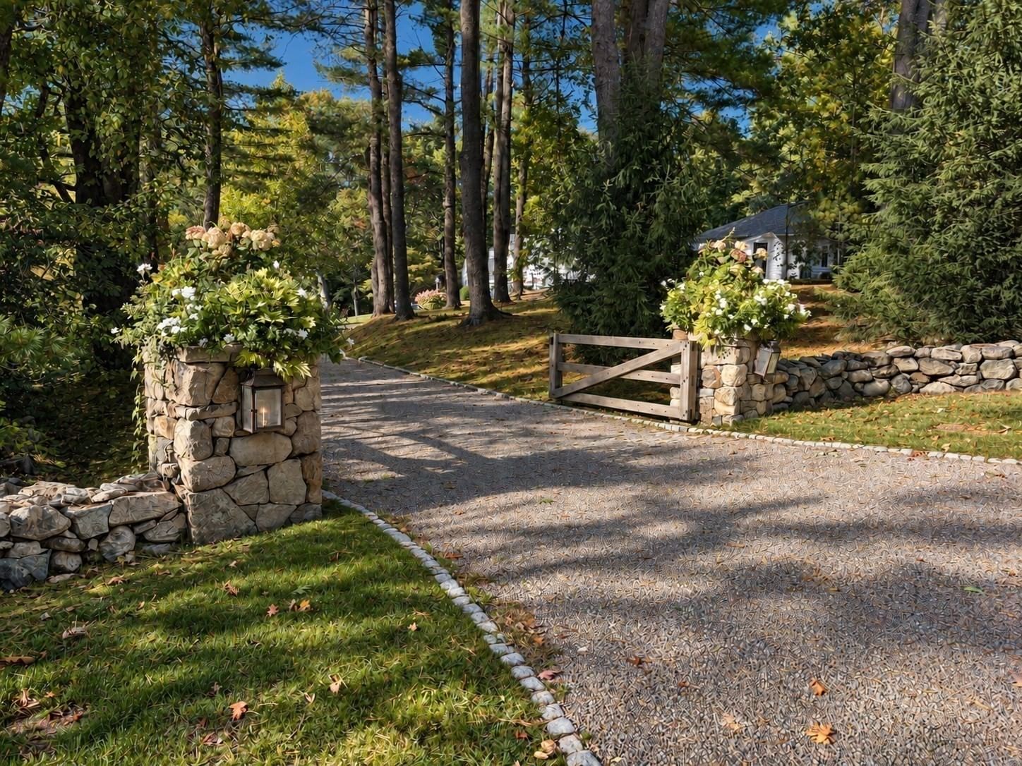 157 Centre St, Dover, MA 02030 photo 4