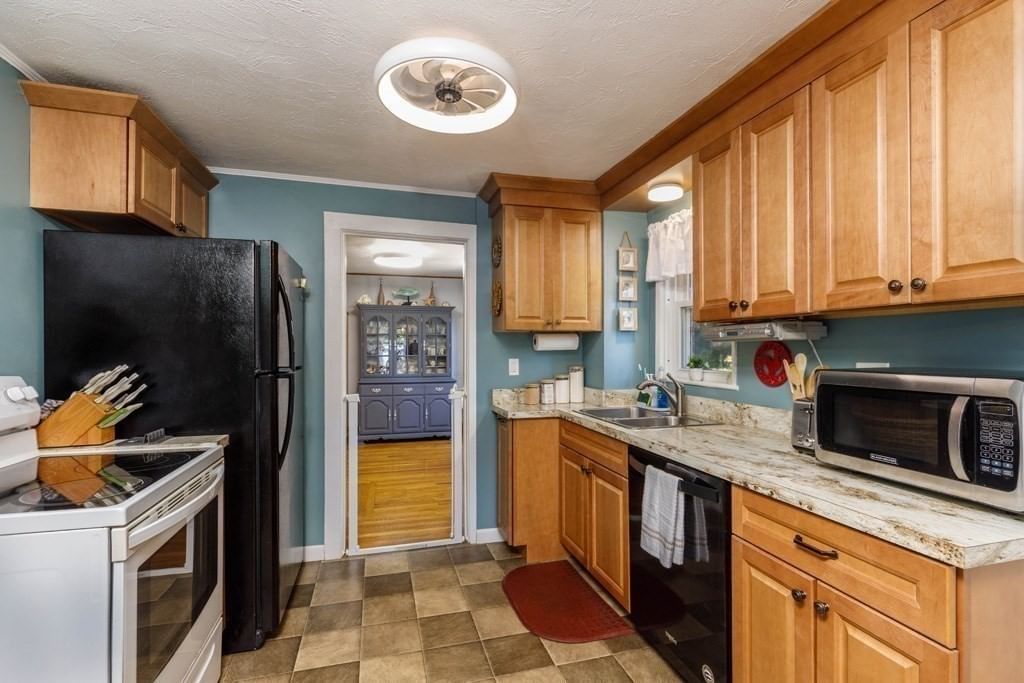 53 Elizabeth Street, Gardner, MA 01440 photo 2