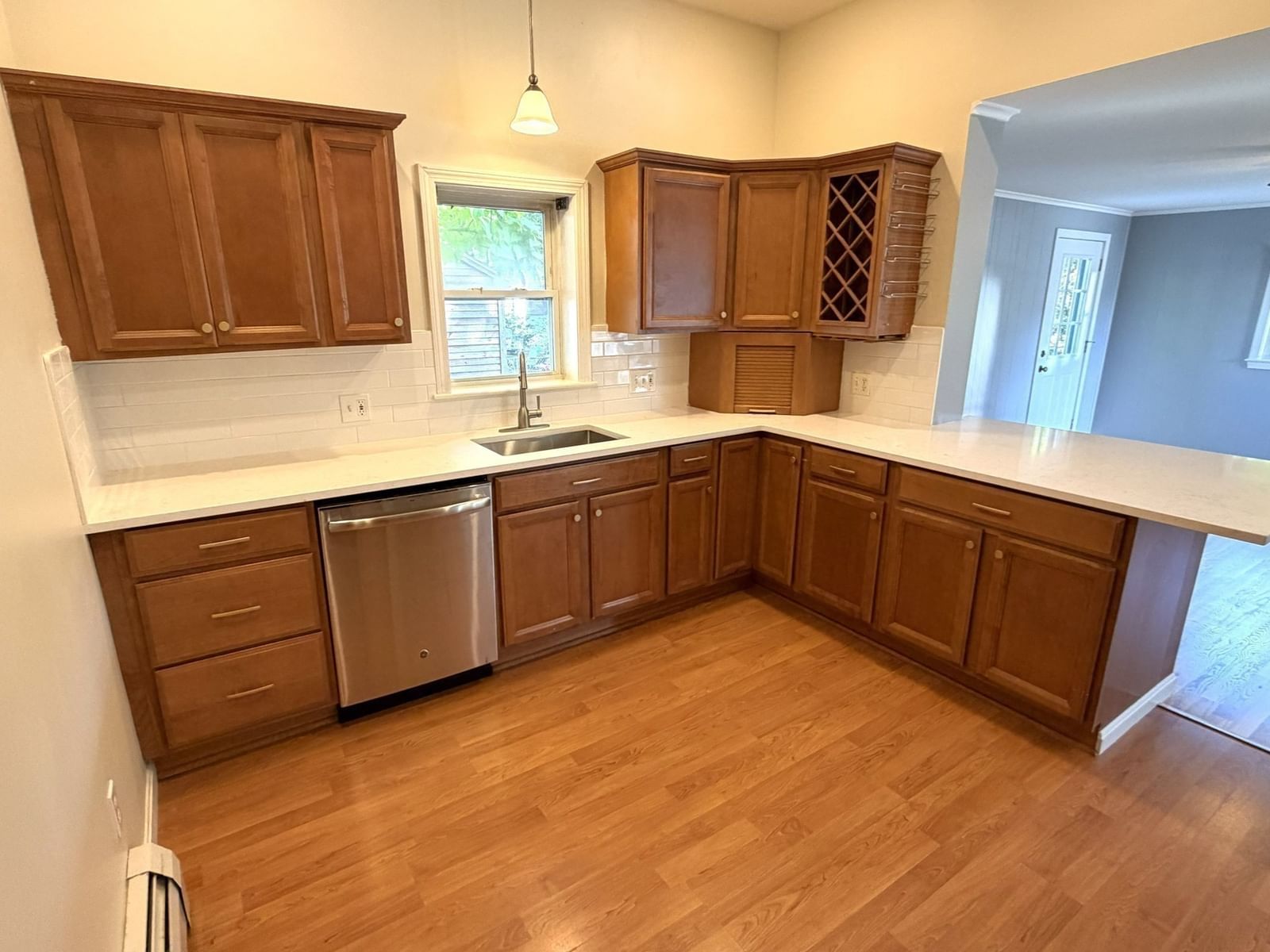 10 Metropolitan Ave, Ashland, MA 01721 photo 2