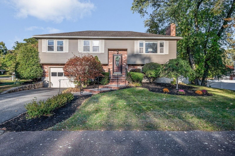 3 Jennifer Dr