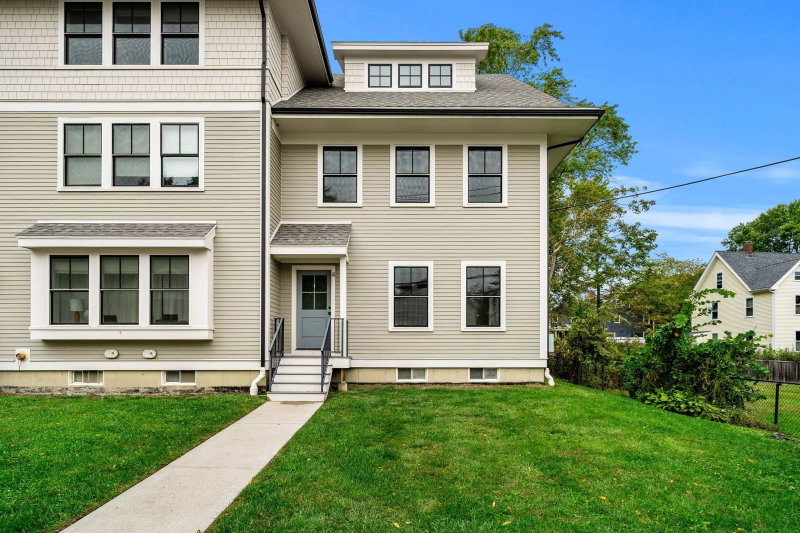 1 Broadway Ave Unit 4