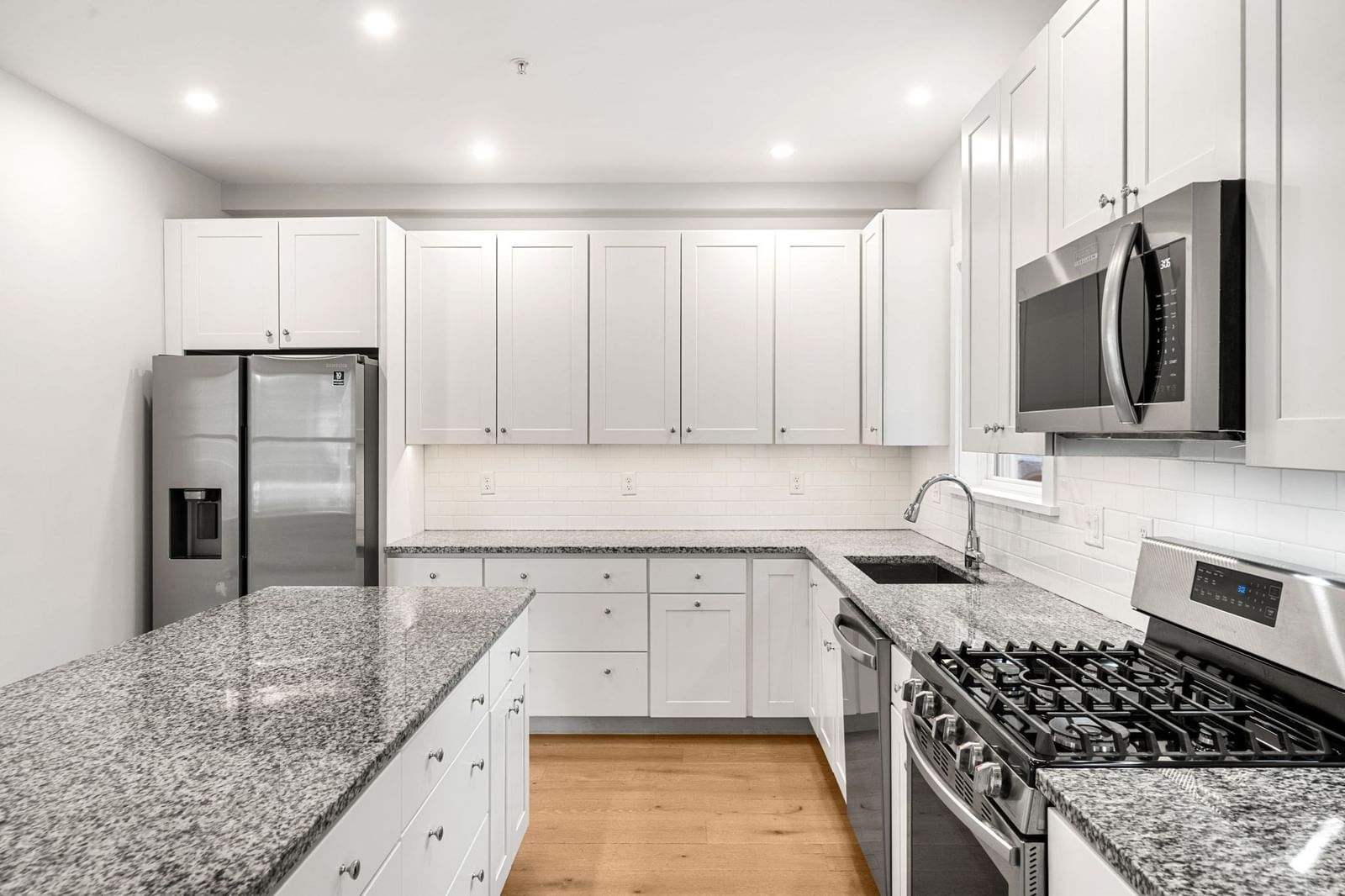 1 Broadway Ave #4, Ipswich, MA 01938 photo 2