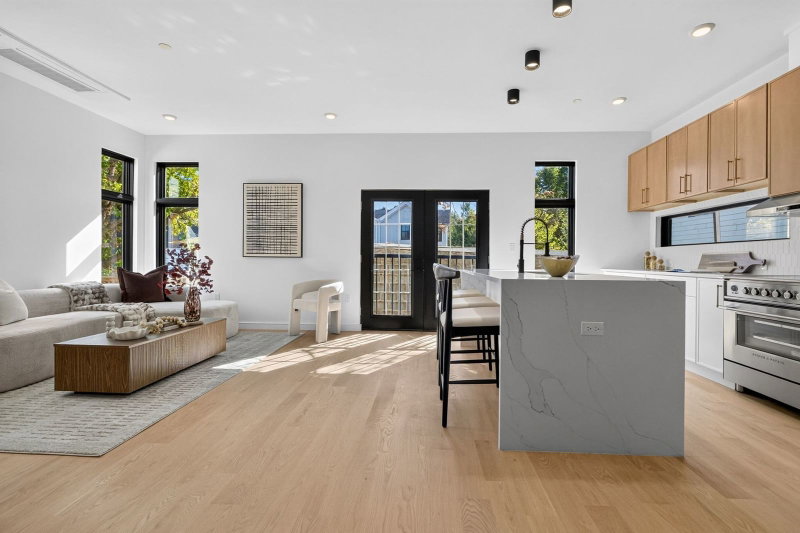 15 Clyde St Unit R