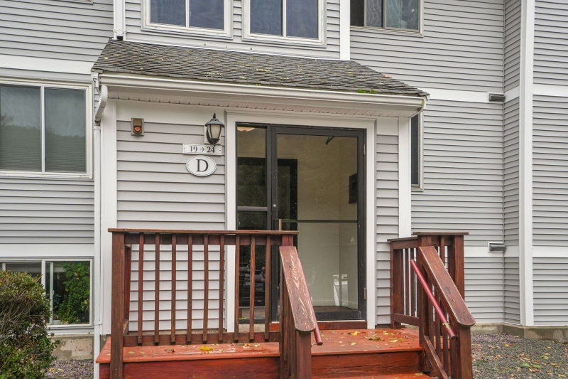 330 Sunderland Rd Unit 22