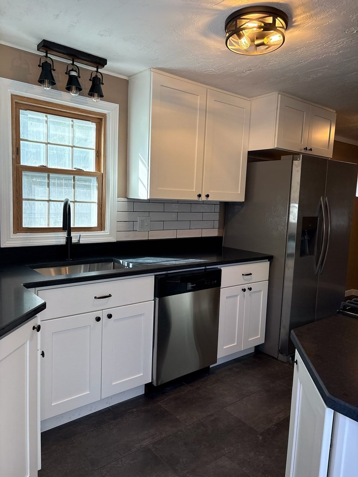 Property at 114 Leatherleaf Dr, Springfield, MA 01109