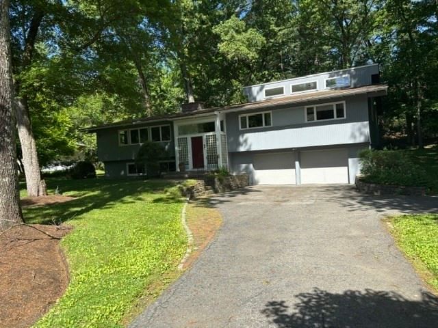 1 Holiday Road, Wayland, MA 01778