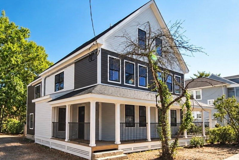 64 Dalby St Unit 3