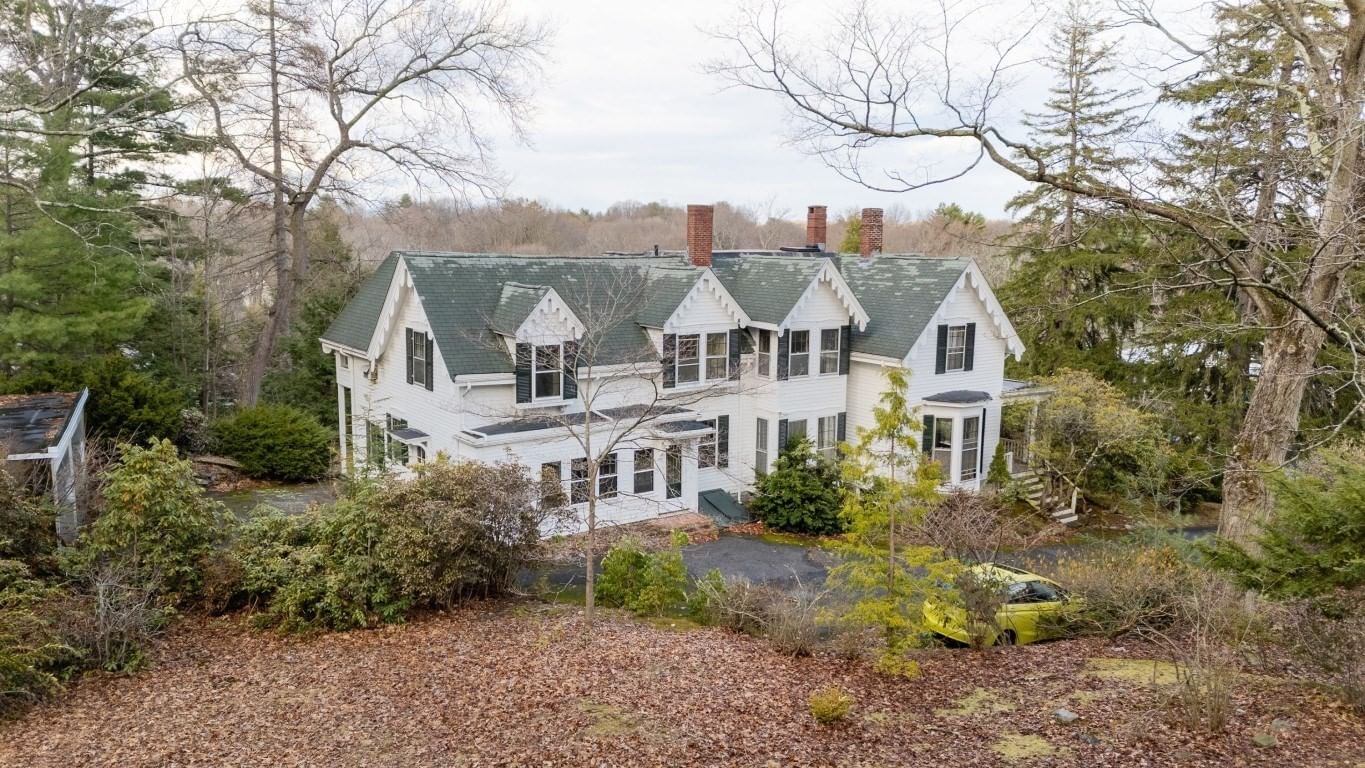 140 Pleasant St, Newton, MA 02459 photo 4