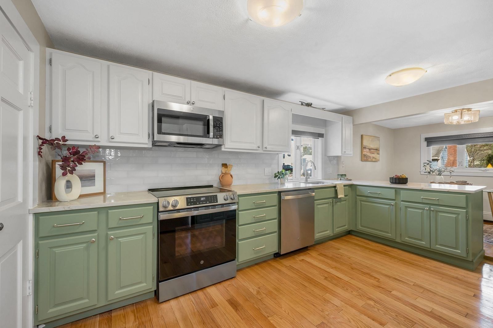 67 Melvin St, Wakefield, MA 01880 photo 2