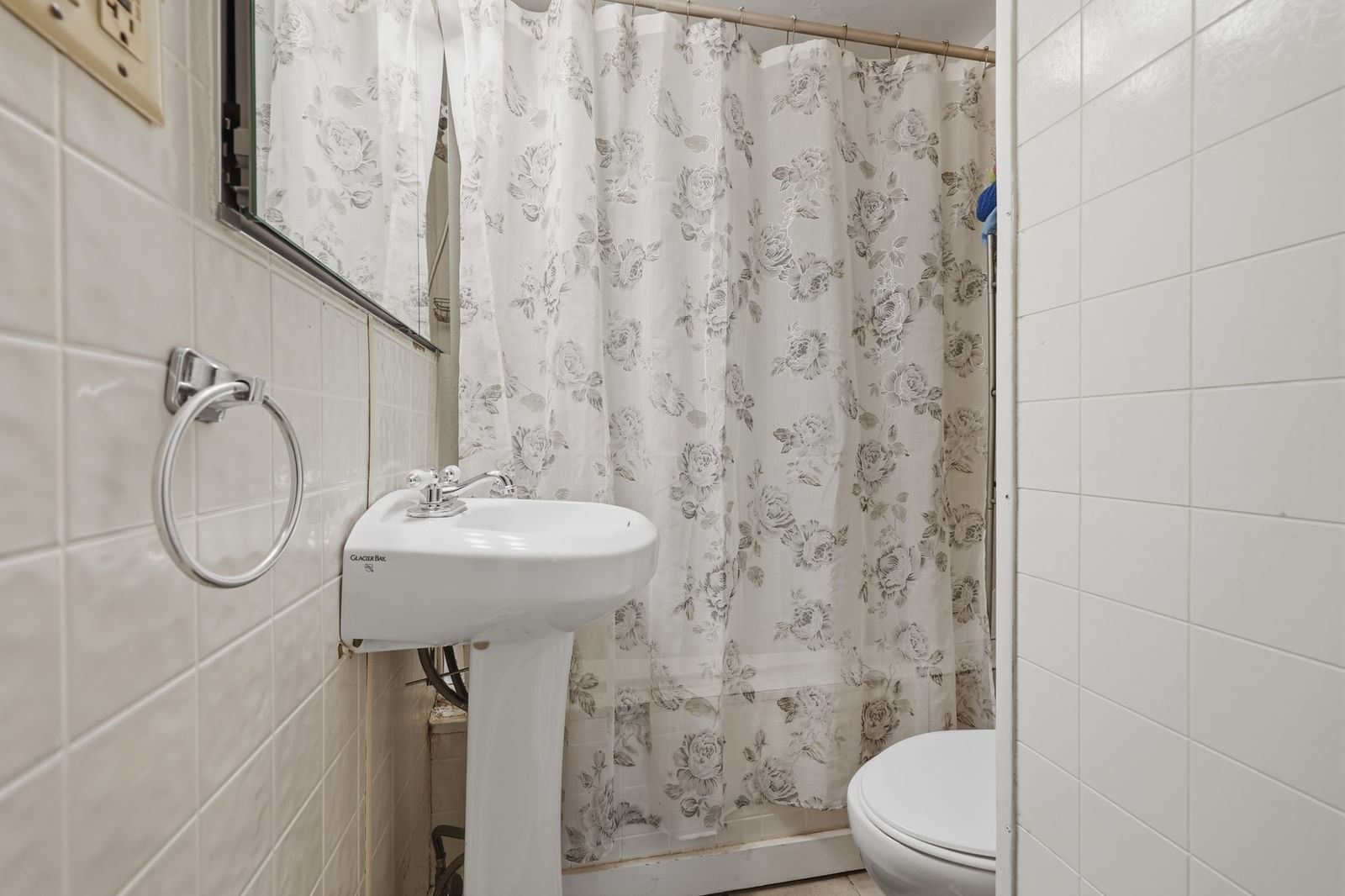 16 Temple St, Spencer, MA 01562 photo 4