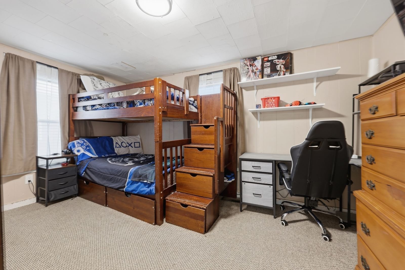 16 Temple St, Spencer, MA 01562 photo 3