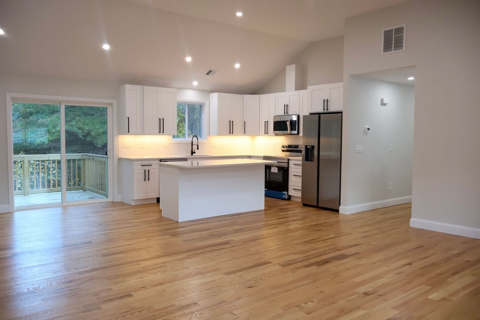 190 Southbridge Rd, Dudley, MA 01571 photo 2