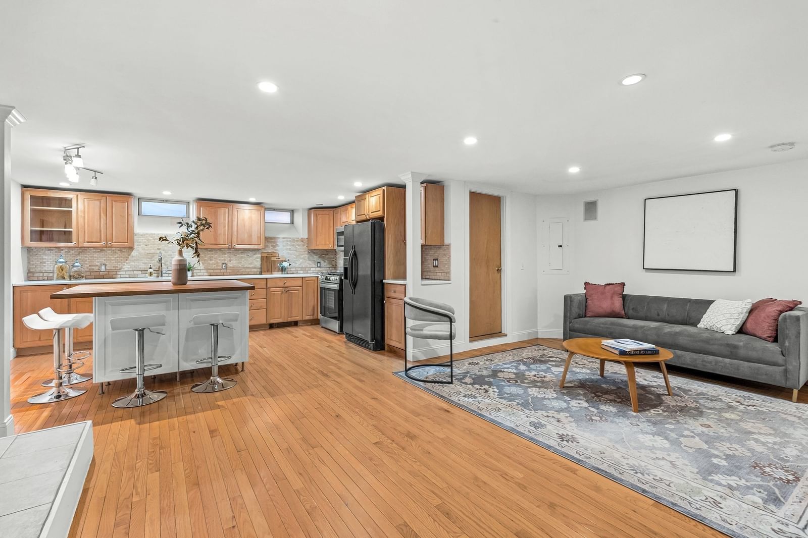 30 Second St #2, Cambridge, MA 02141