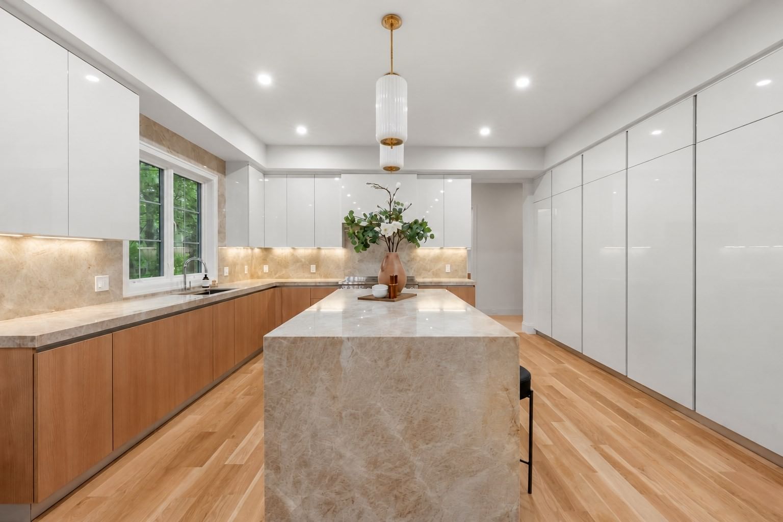 11 Amy Circle, Newton, MA 02468 photo 2