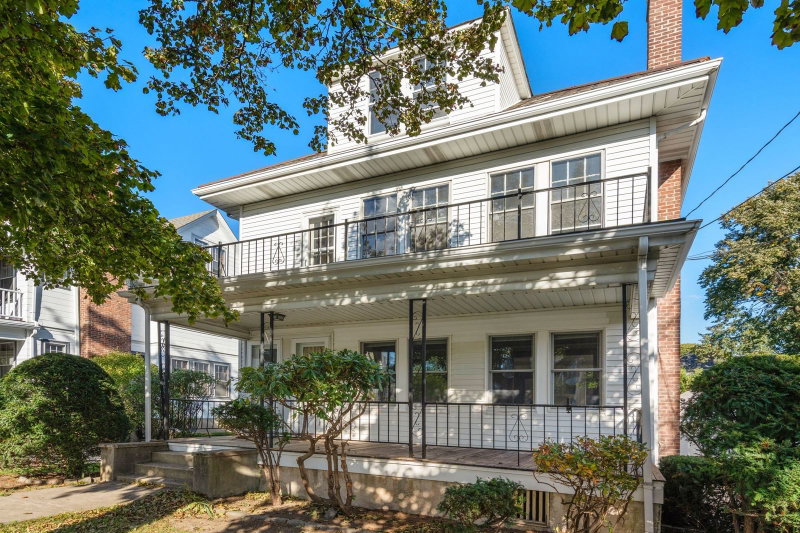 38 Carver Rd E