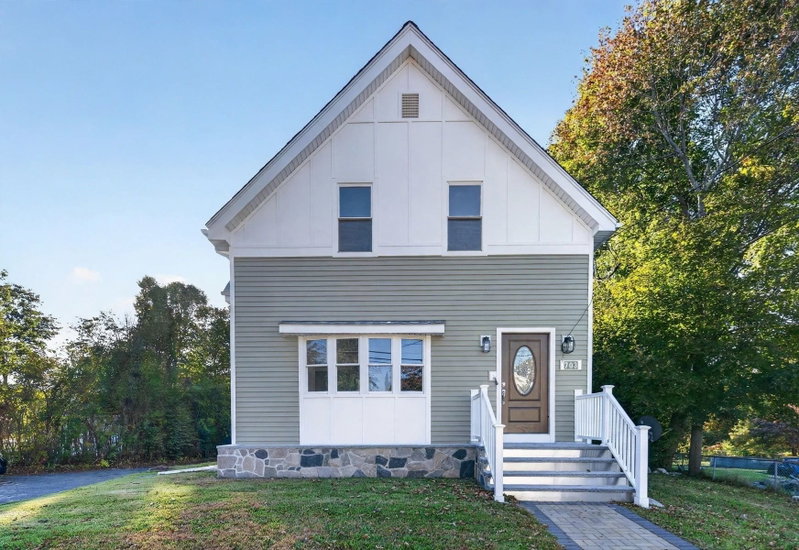 703 S Main St