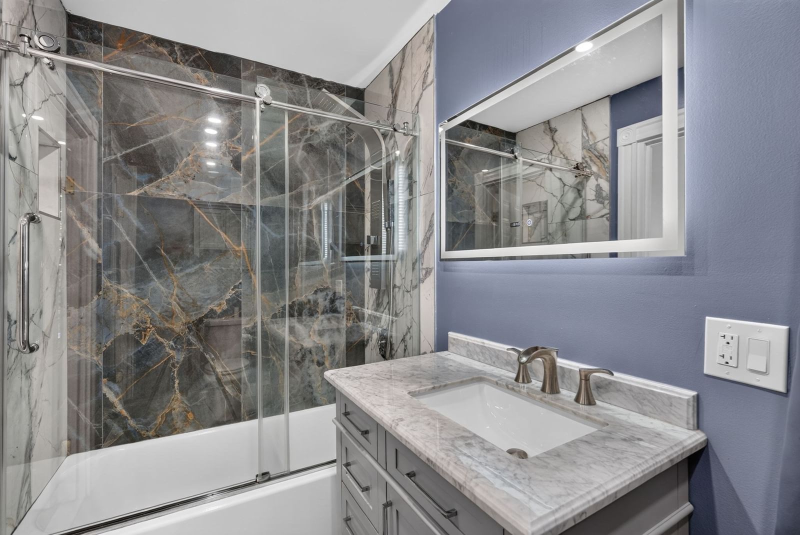 703 S Main St, Randolph, MA 02368 photo 5
