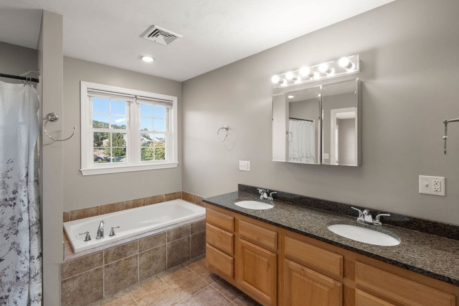 3076 Hunters Hill Dr, Dighton, MA 02715 photo 4