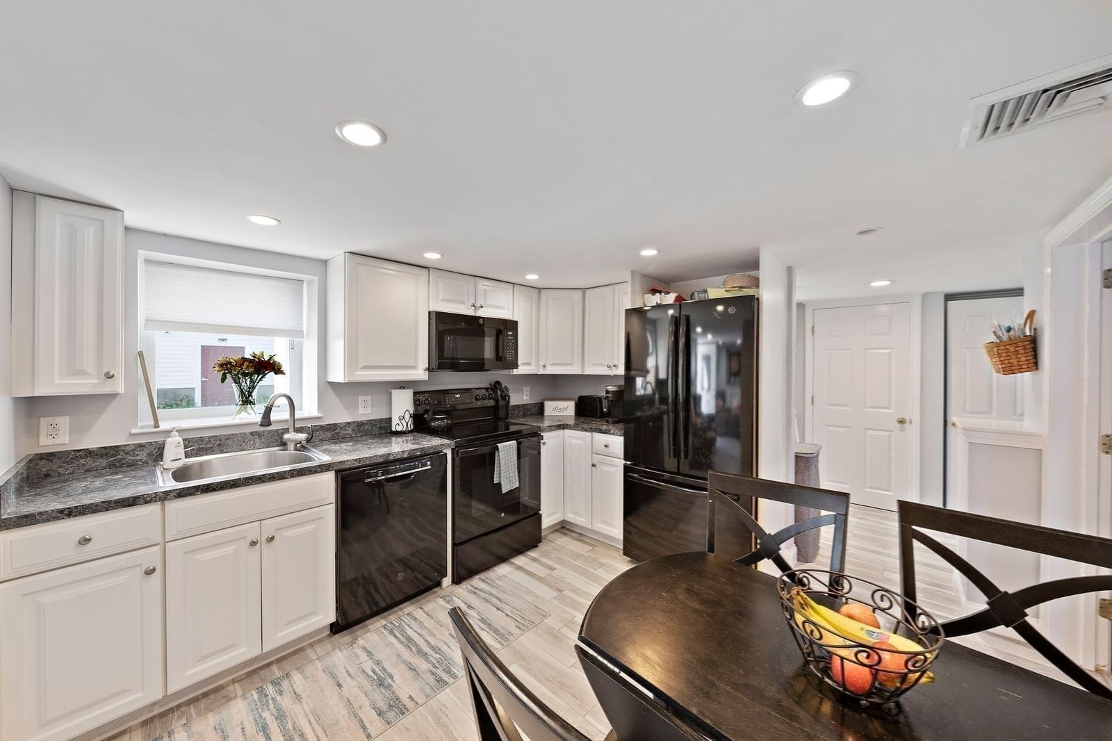 7 Malta St, Hull, MA 02045 photo 5