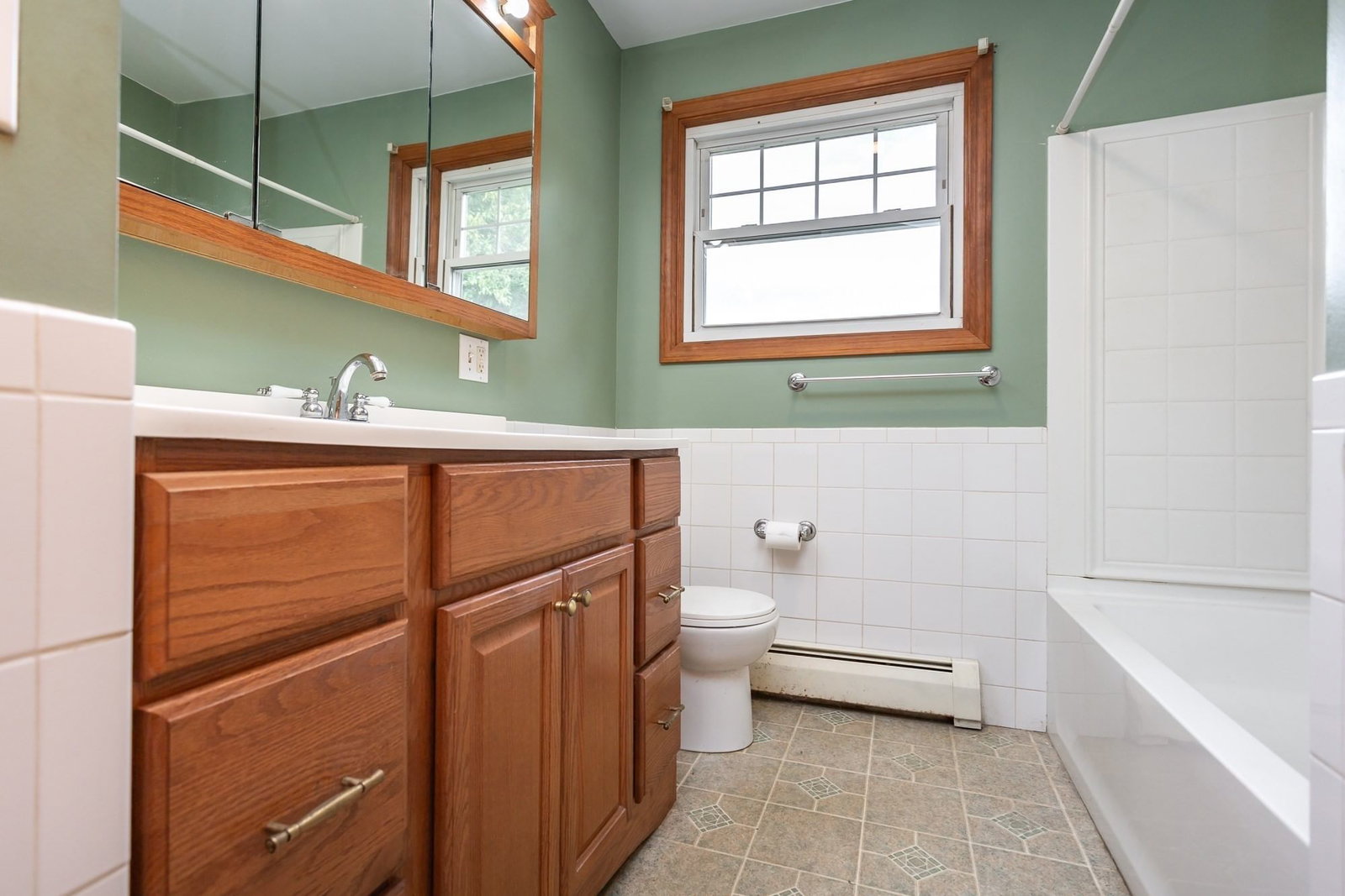 26 Midland Rd, Somerset, MA 02726 photo 4