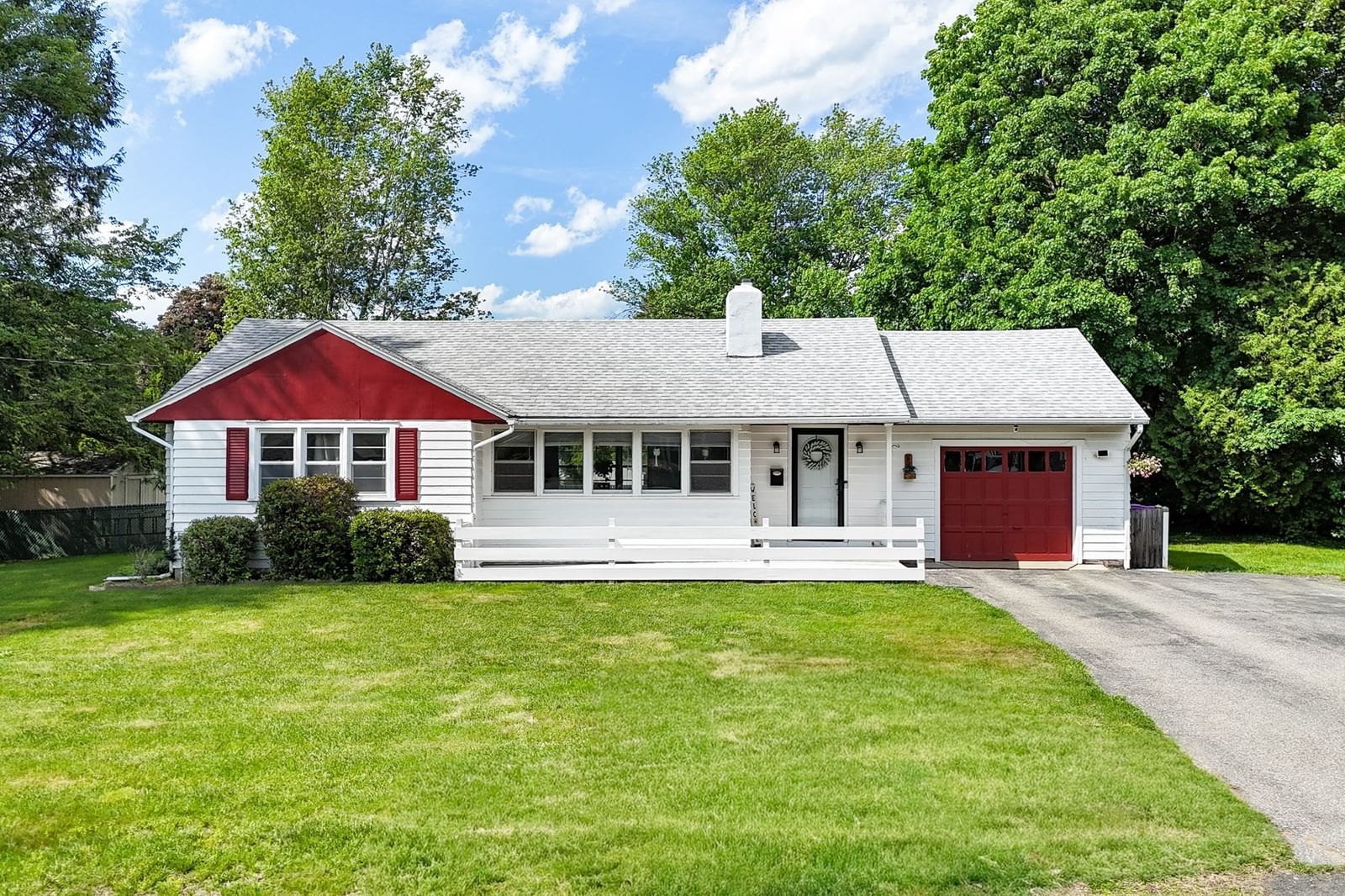 62 Clayton Road, Holyoke, MA 01040