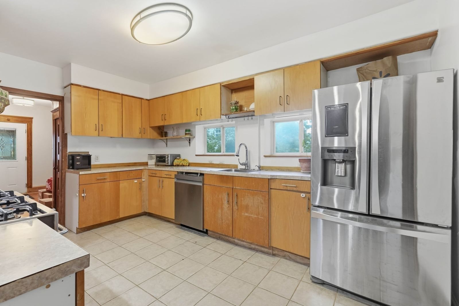 145 Winter St, Saugus, MA 01906 photo 2