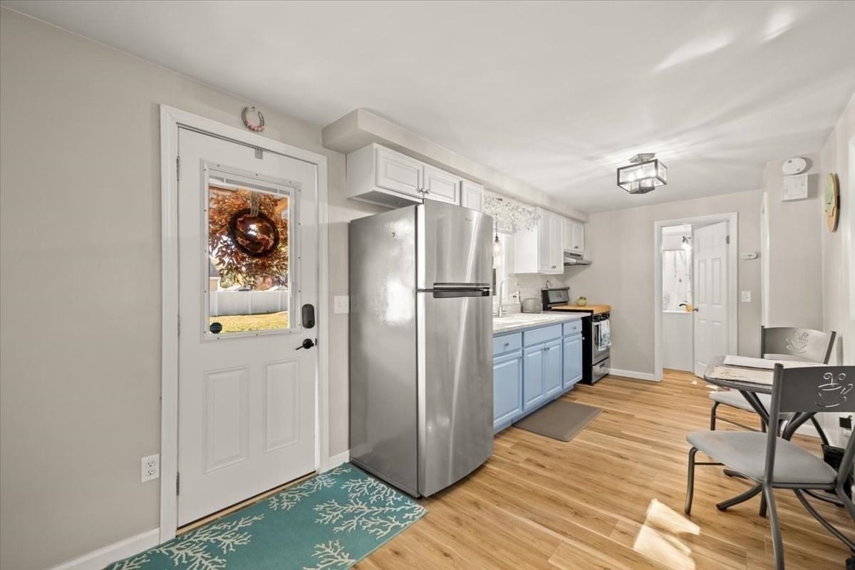 37 Sidney Ave, Swansea, MA 02777 photo 2