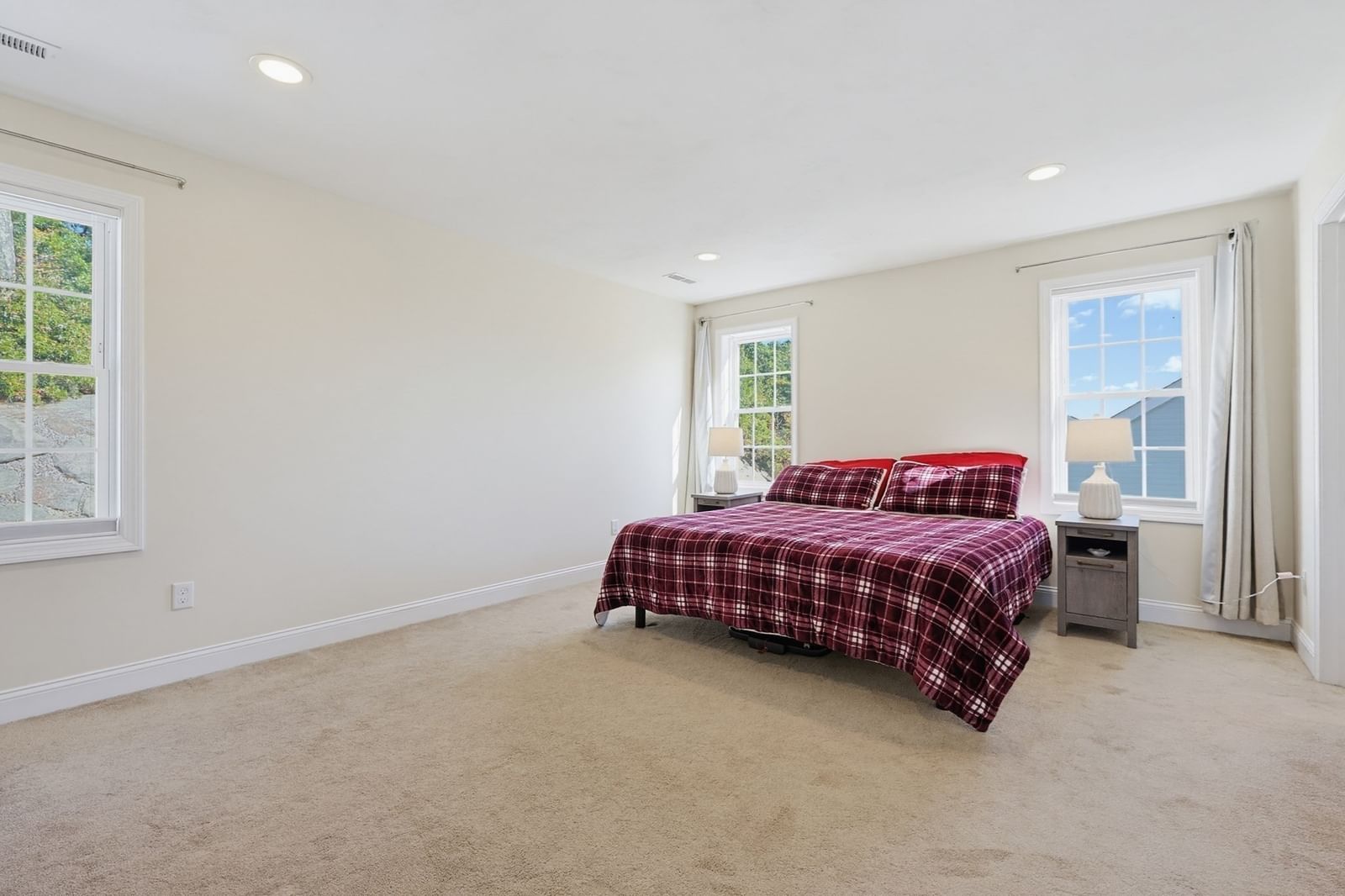 12 Celestial Circle, Bellingham, MA 02019 photo 4