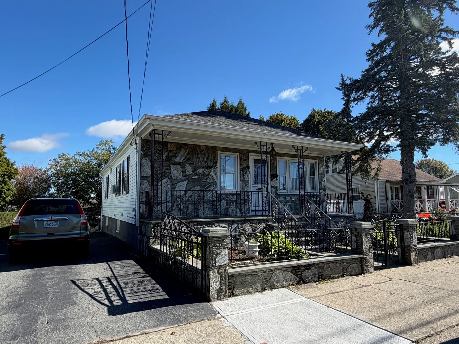 366 Conduit St, New Bedford, MA 02745