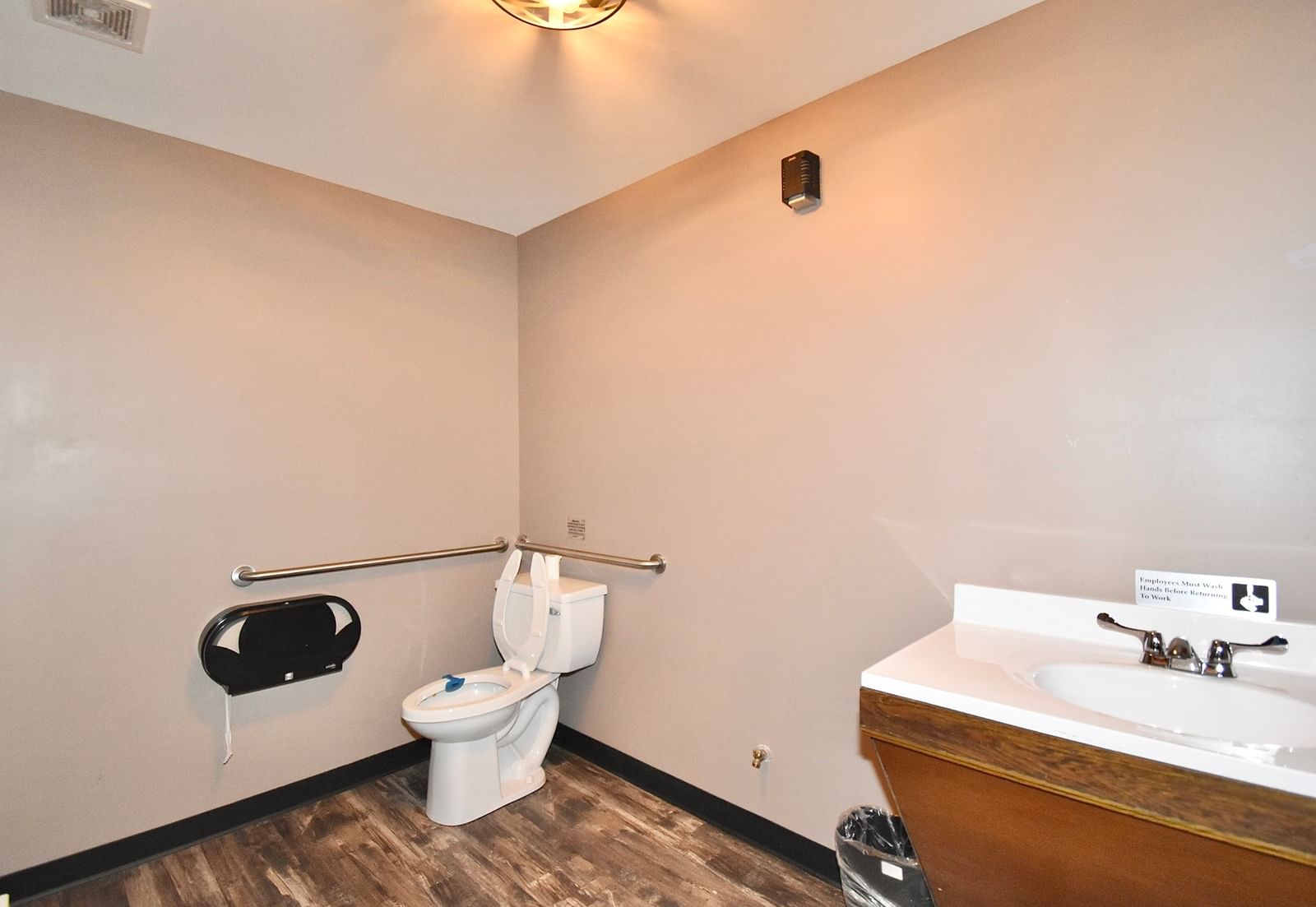 664-668 Page Blvd, Springfield, MA 01104 photo 3