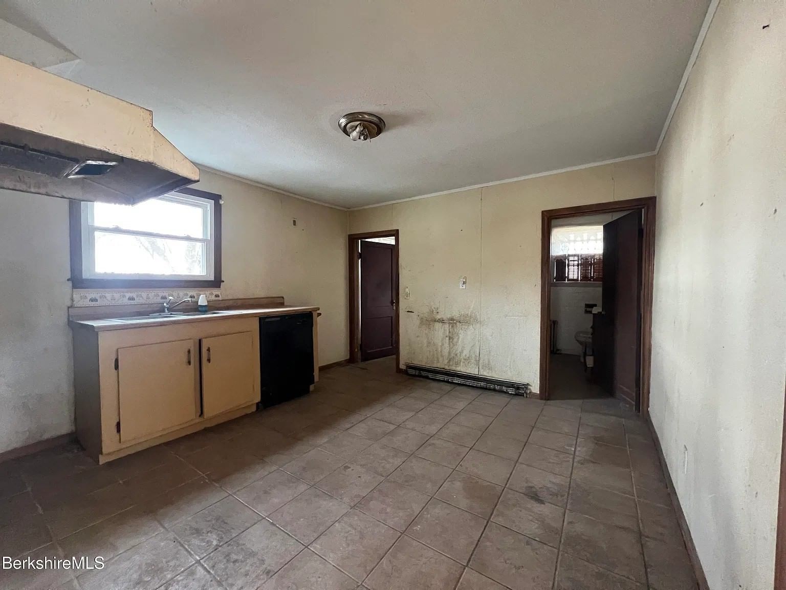 16 King Street, Pittsfield, MA 01201 photo 2