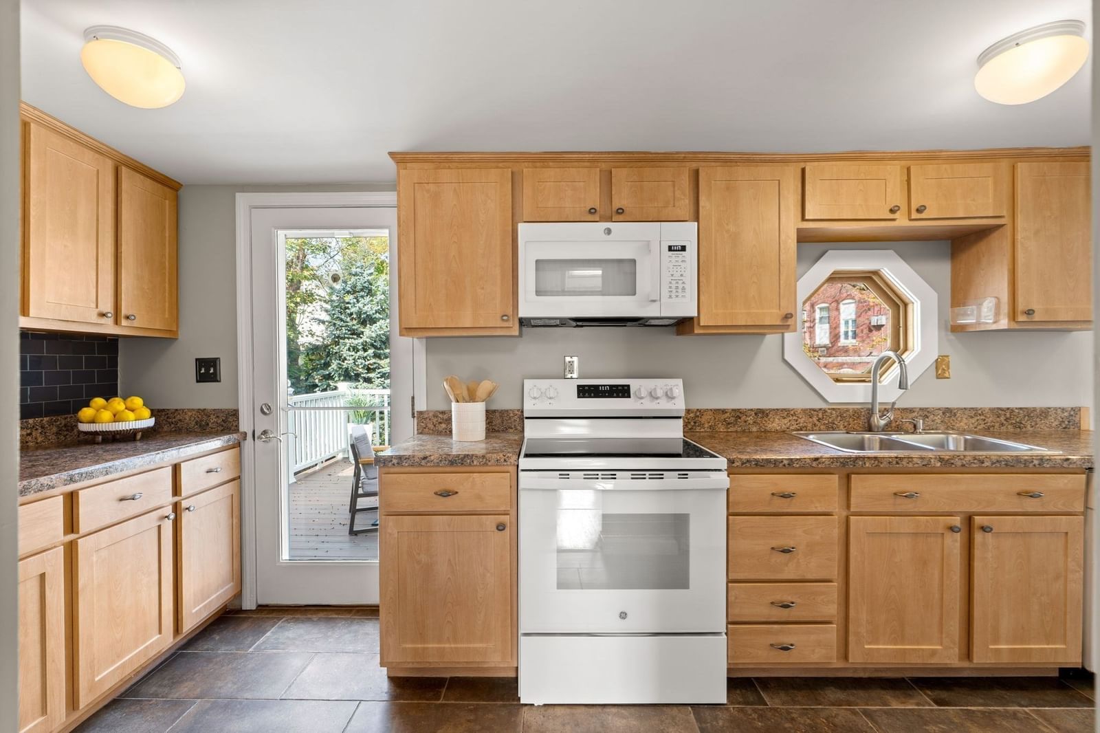 45 Prospect St #2, Marblehead, MA 01945 photo 2
