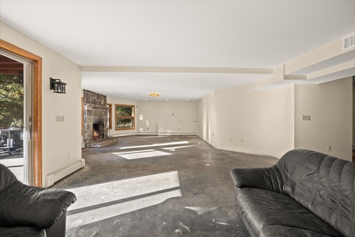 38 Purchase St, Rehoboth, MA 02769 photo 2