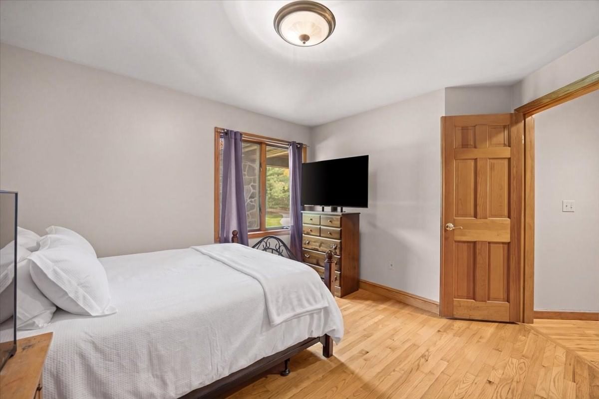 38 Purchase St, Rehoboth, MA 02769 photo 3