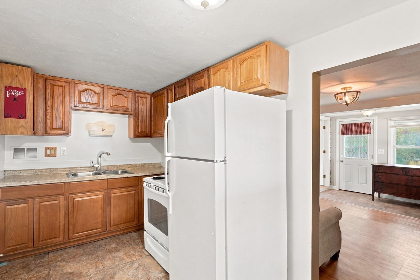 111 Franklin St, Winchendon, MA 01475 photo 2