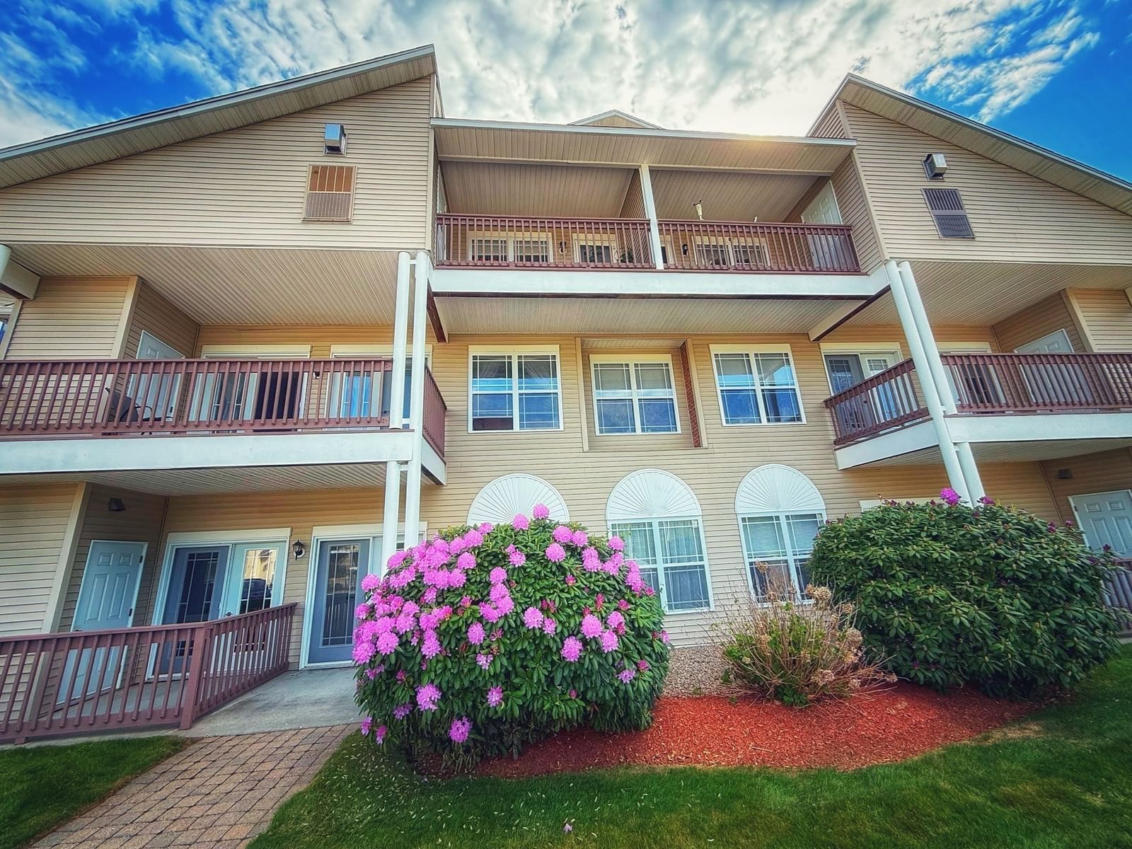 216 Reservoir St #101, Holden, MA 01520 photo 3