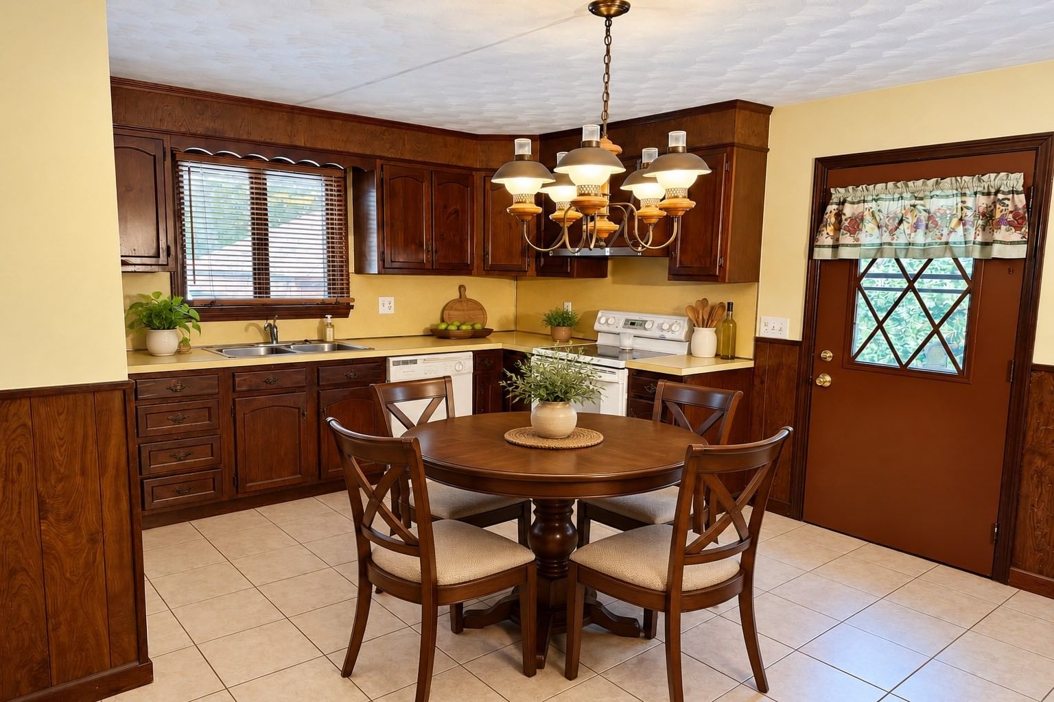 18 Brownell St, Ludlow, MA 01056 photo 2