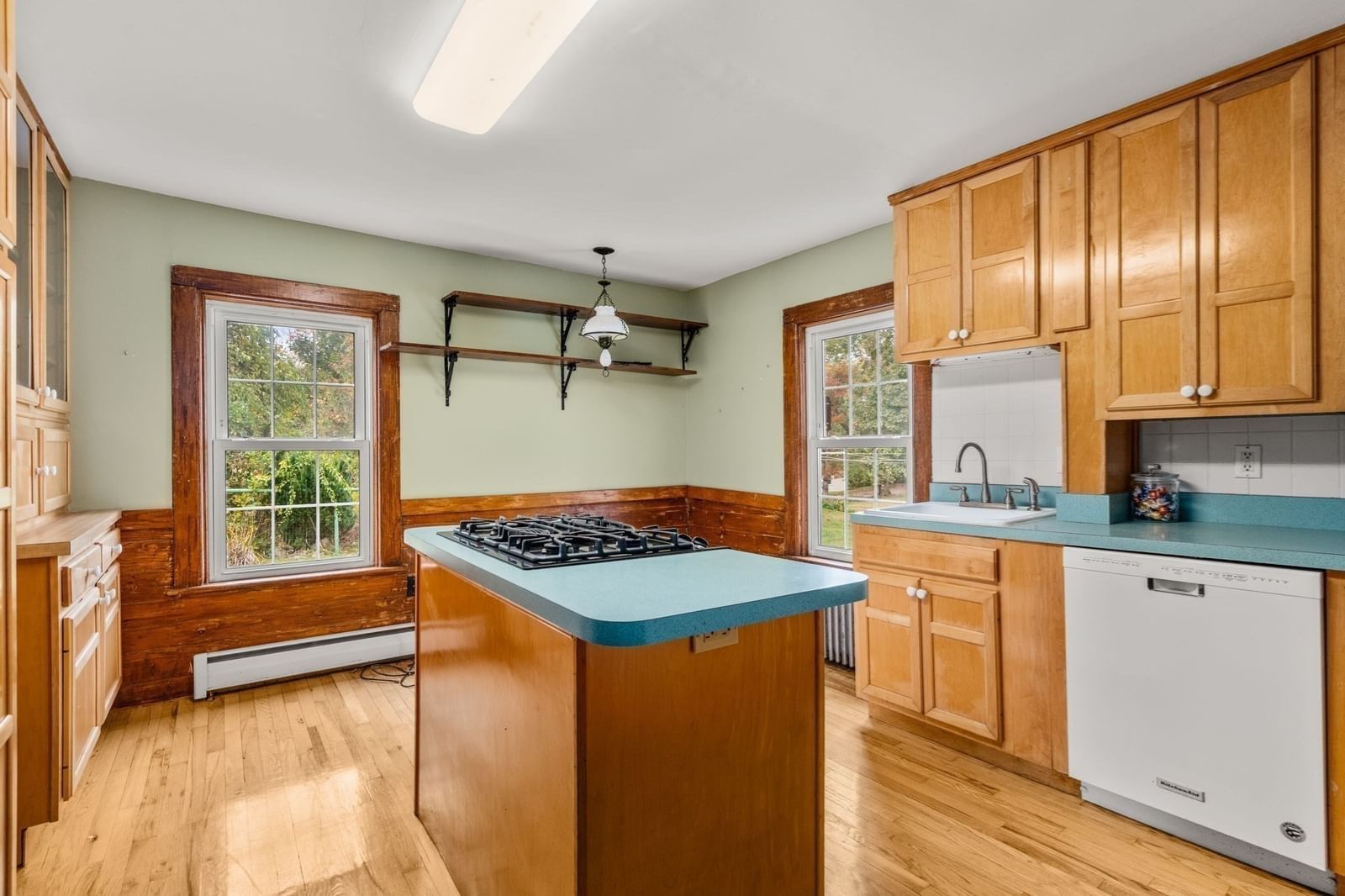 106 Chestnut St, Southbridge, MA 01550 photo 2